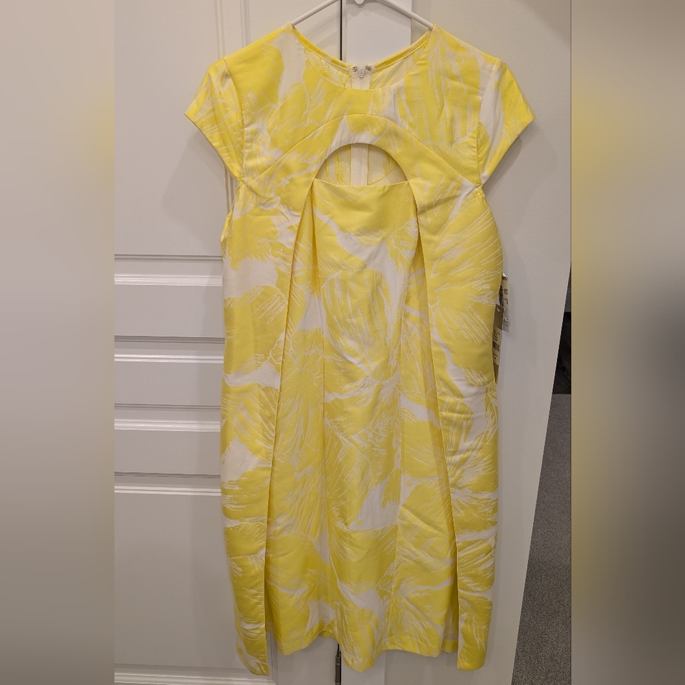 NWT Kay Unger Yellow and White Open Front Dress